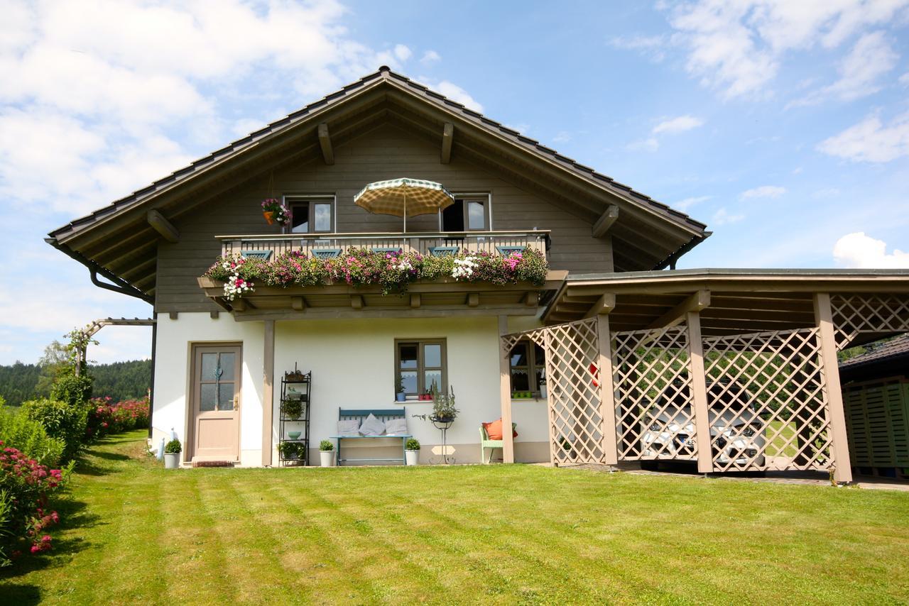 Ferienhaus Und Ferienwohnungen Holzapfel Geiersthal Exterior foto